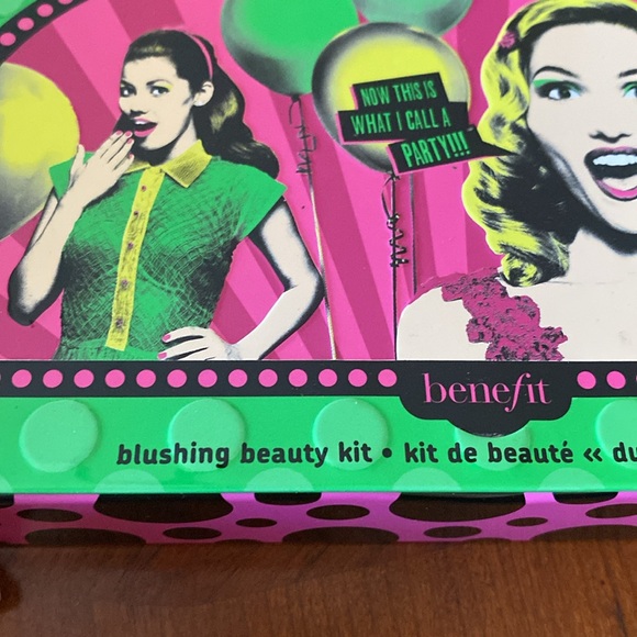 Benefit Real Cheeky Party Tin Blush, Bronzer & Highlighter Set Maketup - Picture 2 of 7